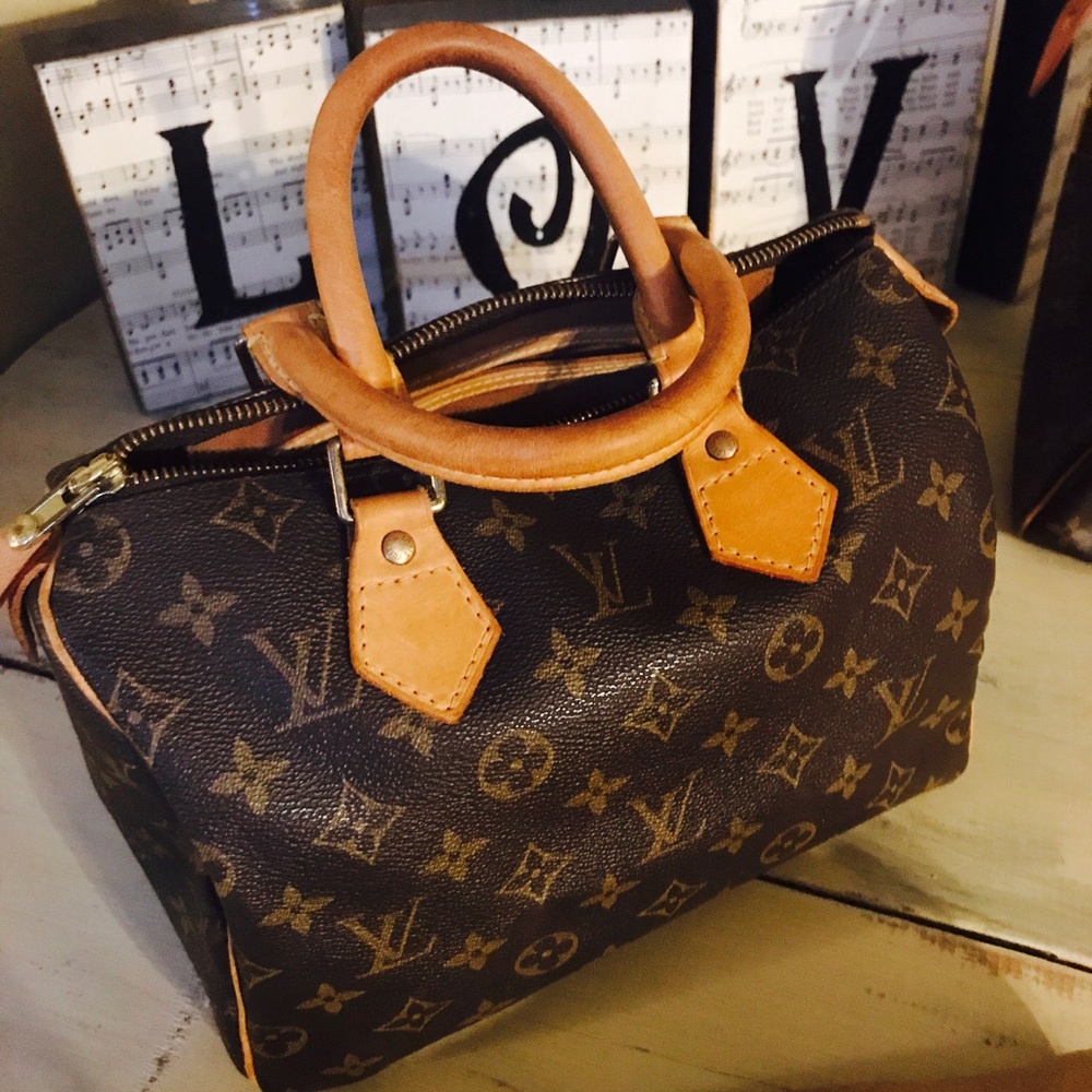 Authentic Speedy 25
