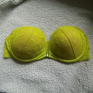 Victoria's Secret front close magnetic strapless