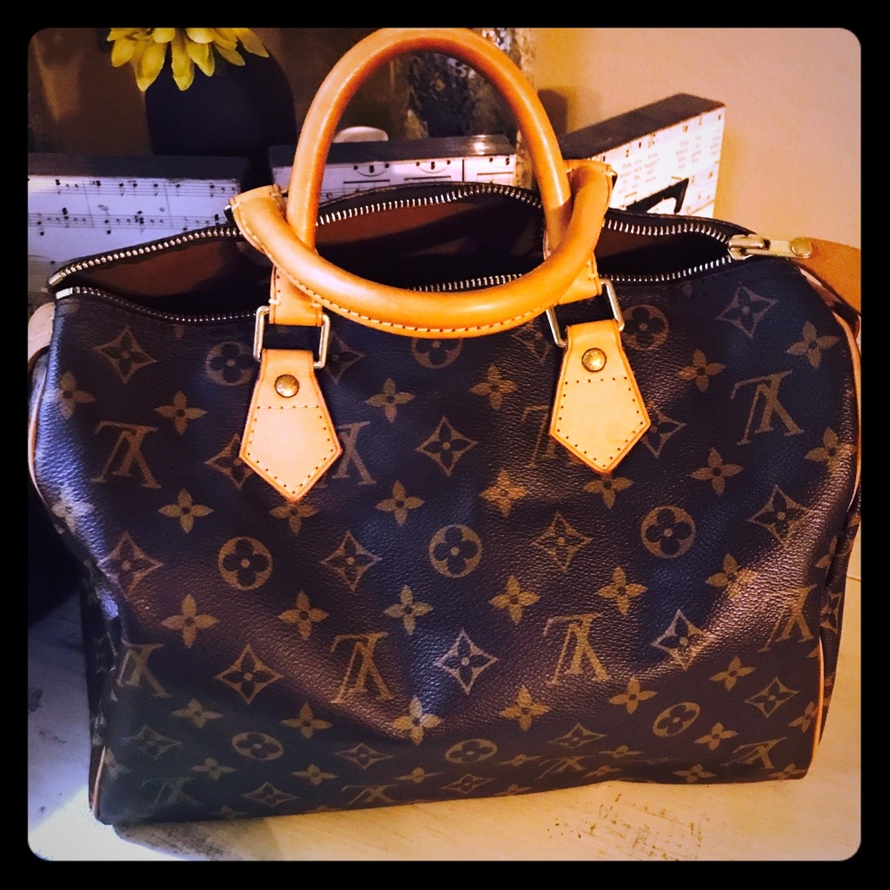 SOLD!!!!! Authentic Speedy 30