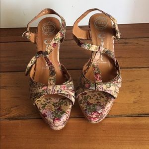 Floral Platform Wedges
