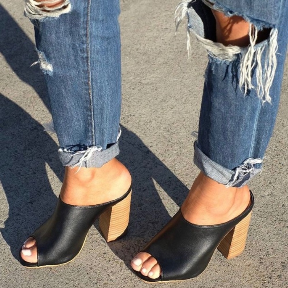 LAST PAIR (Size 8) DIONNE Black Mules - Picture 3 of 7