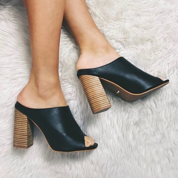 LAST PAIR (Size 8) DIONNE Black Mules - Picture 2 of 7