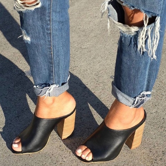 LAST PAIR (Size 8) DIONNE Black Mules - Picture 3 of 7