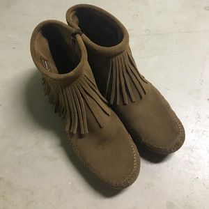 Minnetonka Fringe moccasin shoes