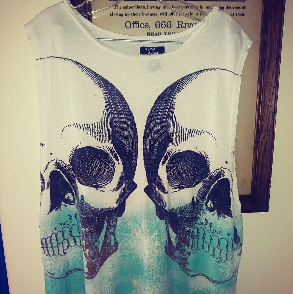 Skull Tee