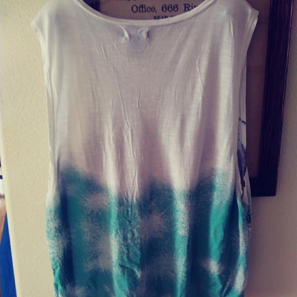 Skull Tee - Picture 3 of 4