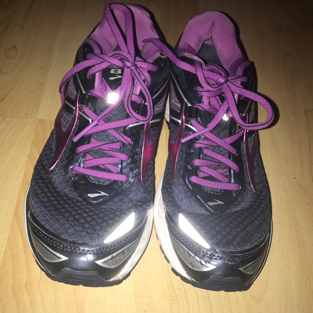Brook's Women Sneakers