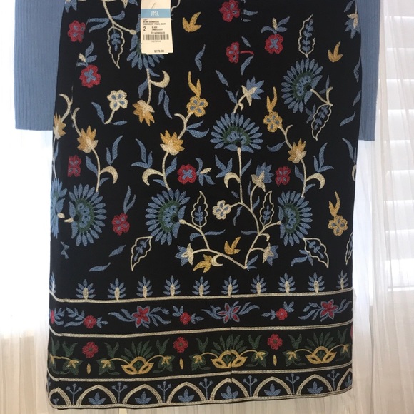 Adorable embroidered J.McLaughlin skirt - Picture 2 of 3