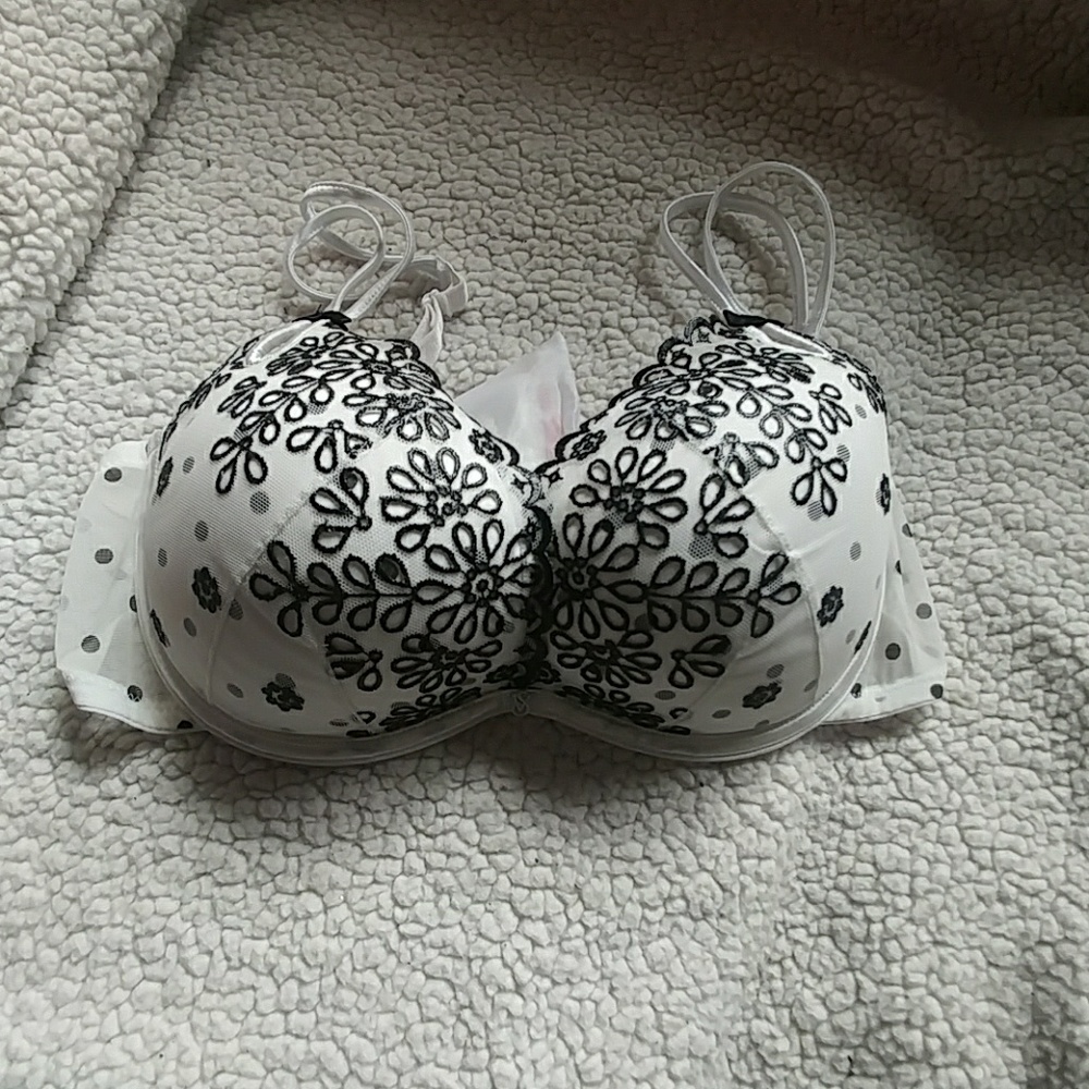 Victoria's Secret convertible push-up bra