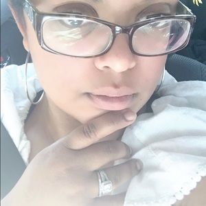 Meet your Posher, Carolina