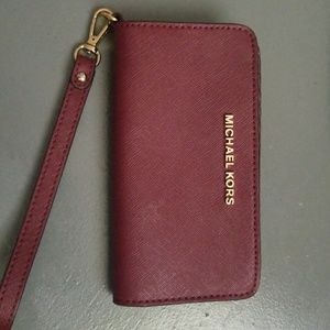 Michael kors wristlet