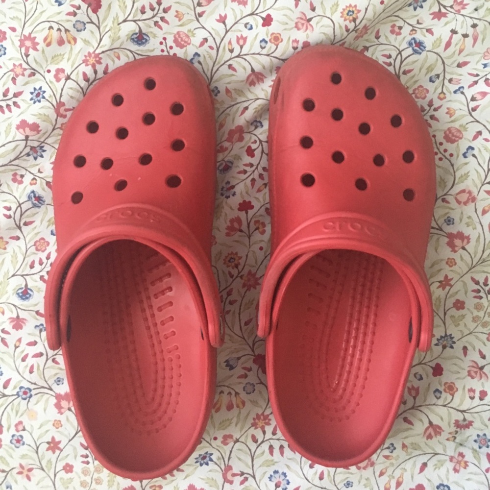 CROCS classic clog (women's 9 men's 7)