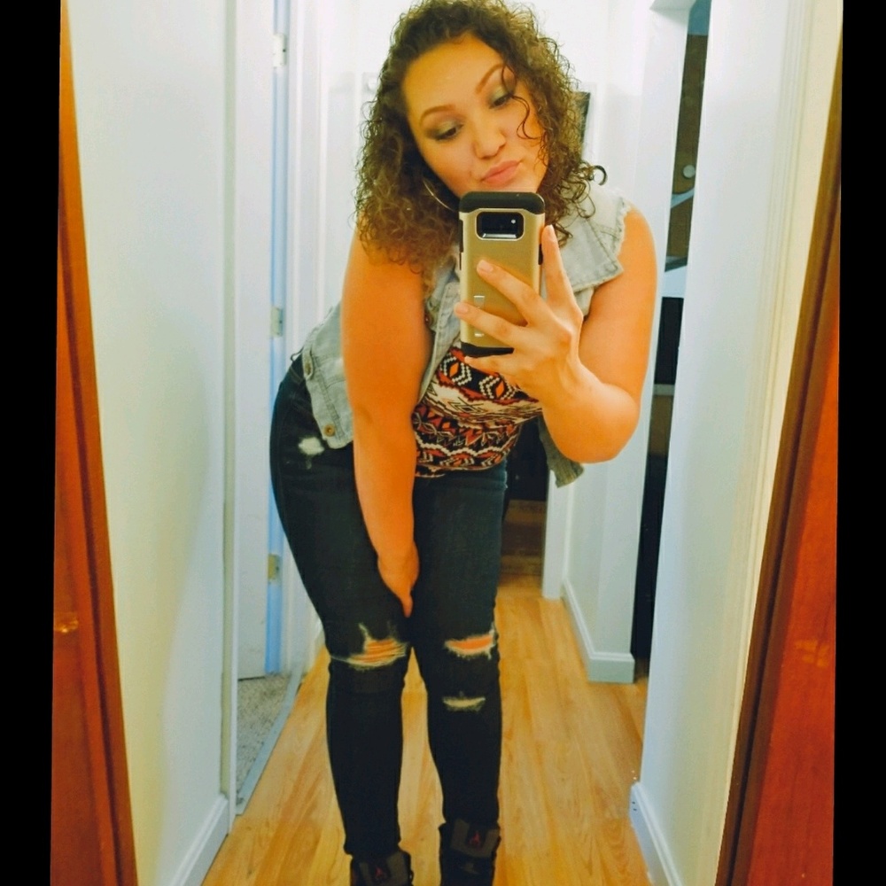 Meet your Posher, Alyssa