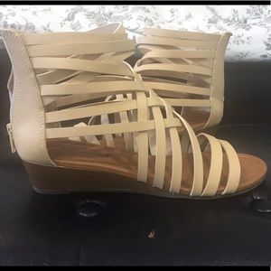 American eagle sandals