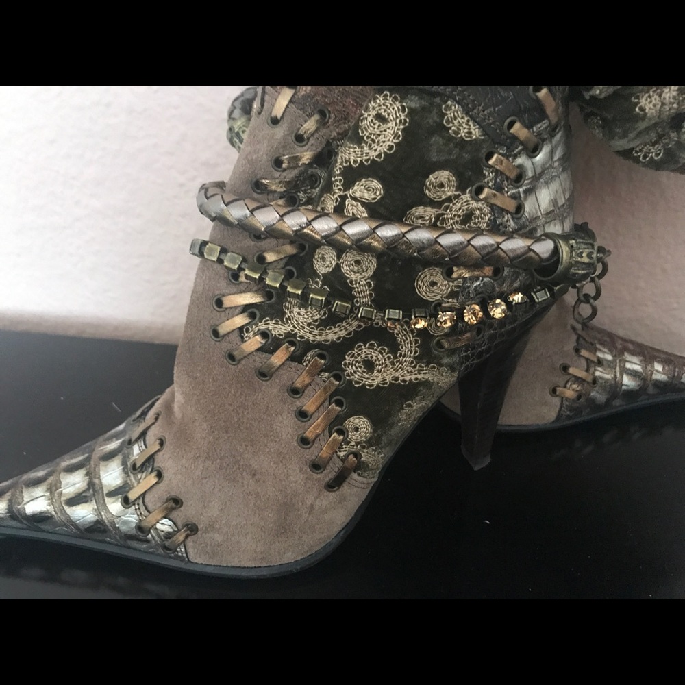 El Dantes high end fashion boots for women. - Picture 2 of 2