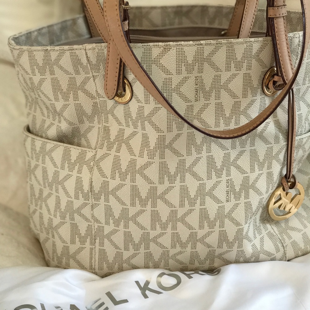 Michael Kors Purse with bag!