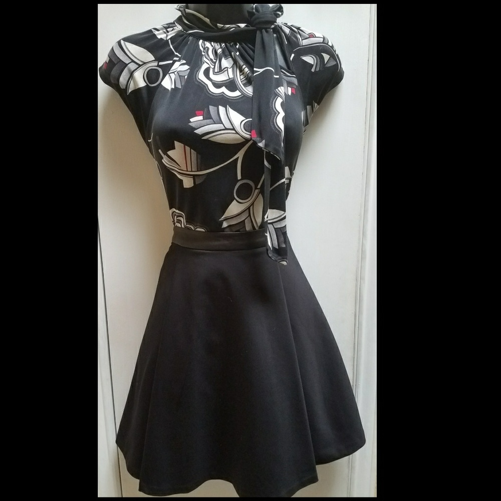 Alice & Olivia pleaded skirt