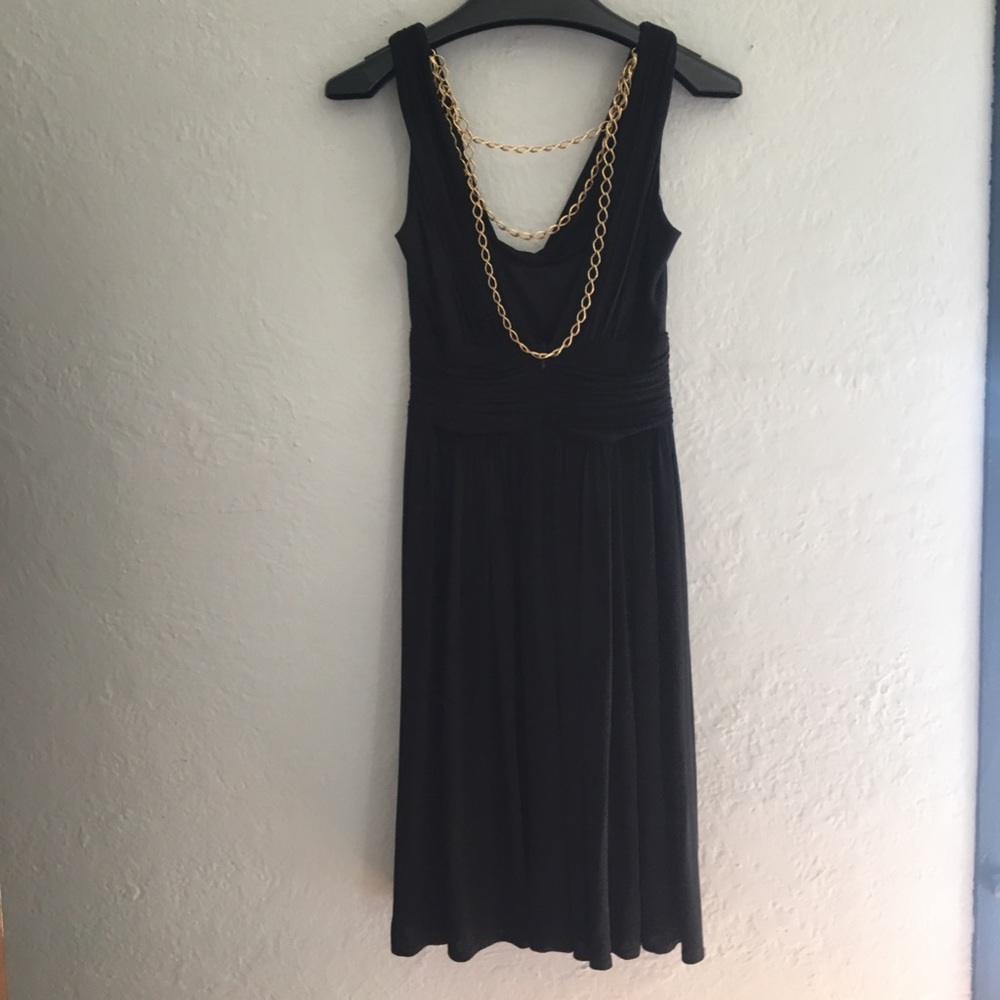 🖤 LBD David Meister w/gold chain back ✨