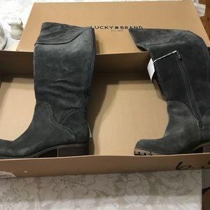 Never been worn, to the knee, suede, Lucky Brand