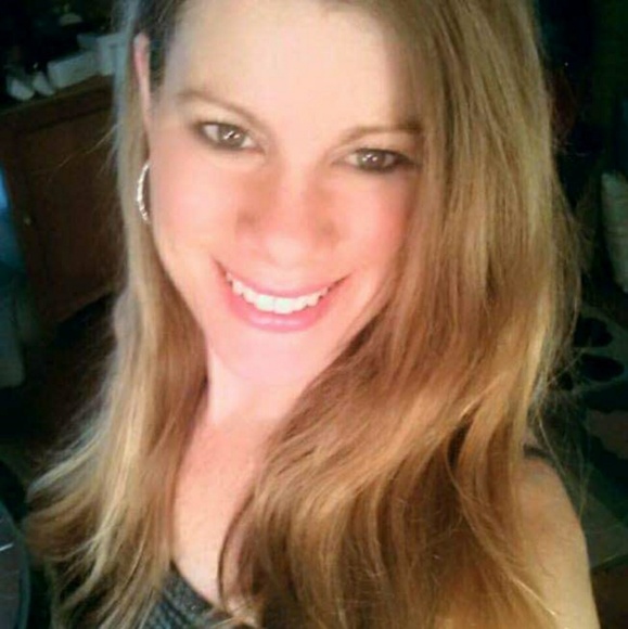 ✨️Meet your Posher, Tiffany✨️ - Picture 2 of 7