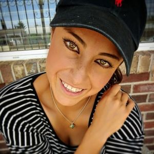 Meet your Posher, Melissa