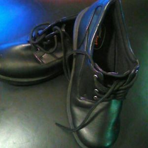Black work shoes