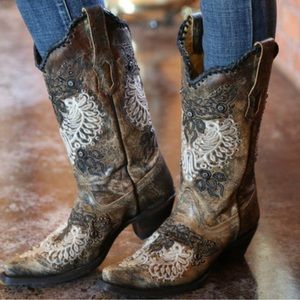 Beautiful Corral Women's Cowgirl Boots 💕