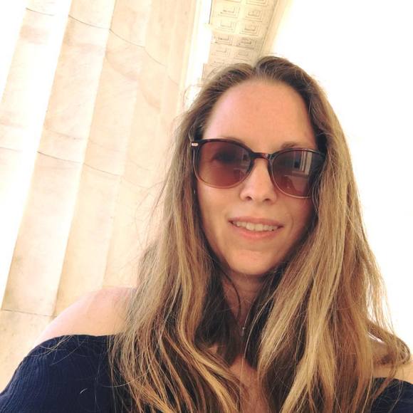Meet your Posher, Angela - Picture 1 of 1