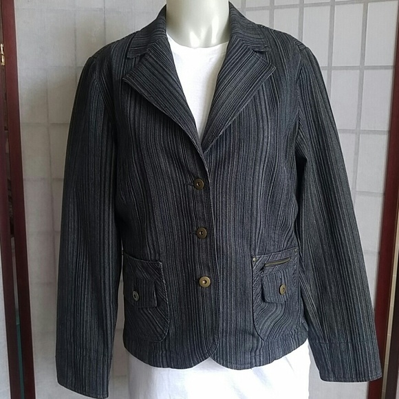 Blazer - Picture 1 of 7