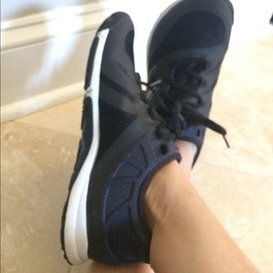 New Balance Minimus Black Vibram Soles 6.5 exc