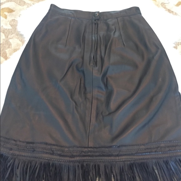 Leather + Fringe vintage western leather skirt🔥🌵 - Picture 4 of 8