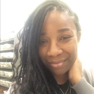 Meet your Posher, April