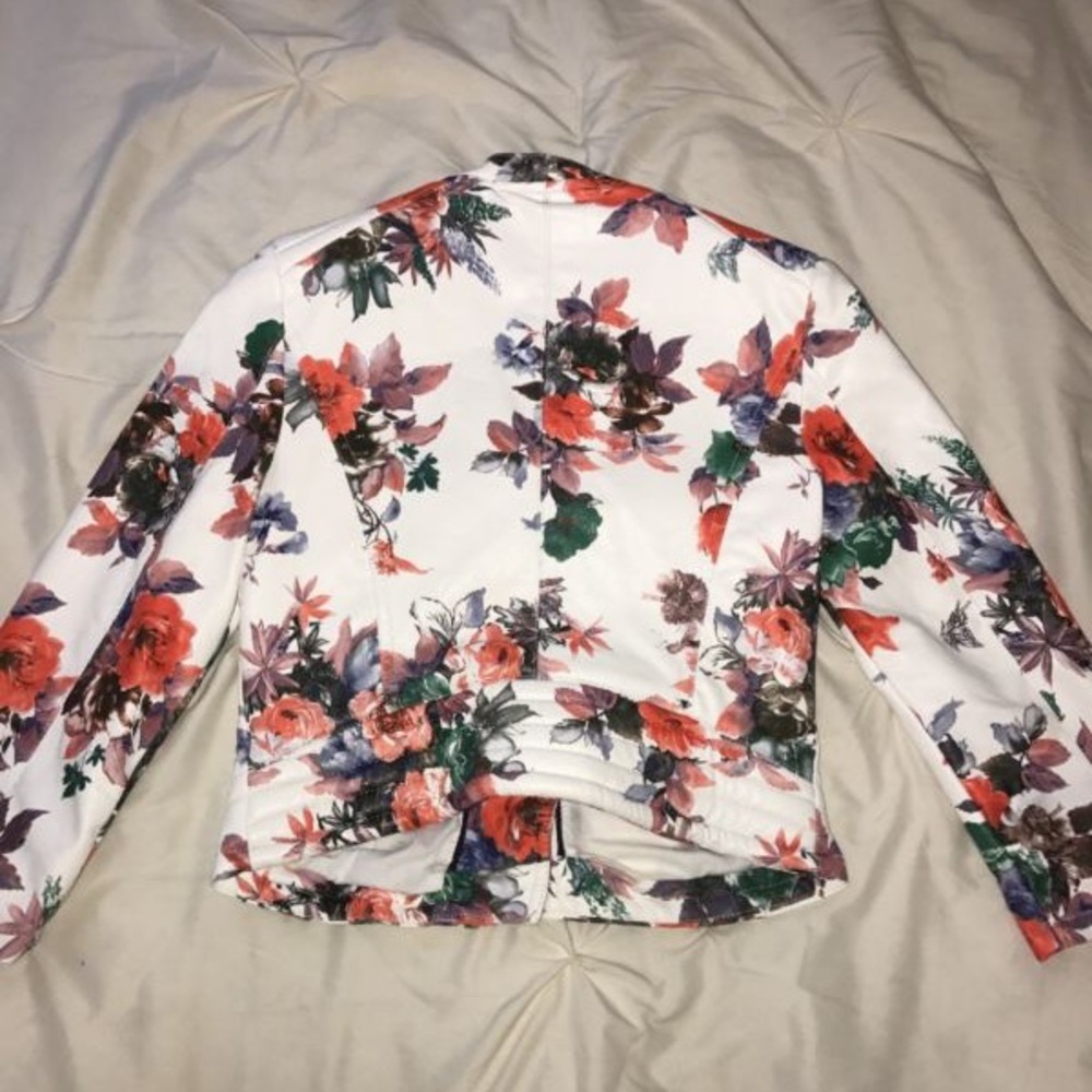 Guess Floral Jacket - Picture 3 of 3