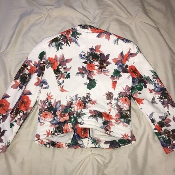 Guess Floral Jacket - Picture 3 of 3