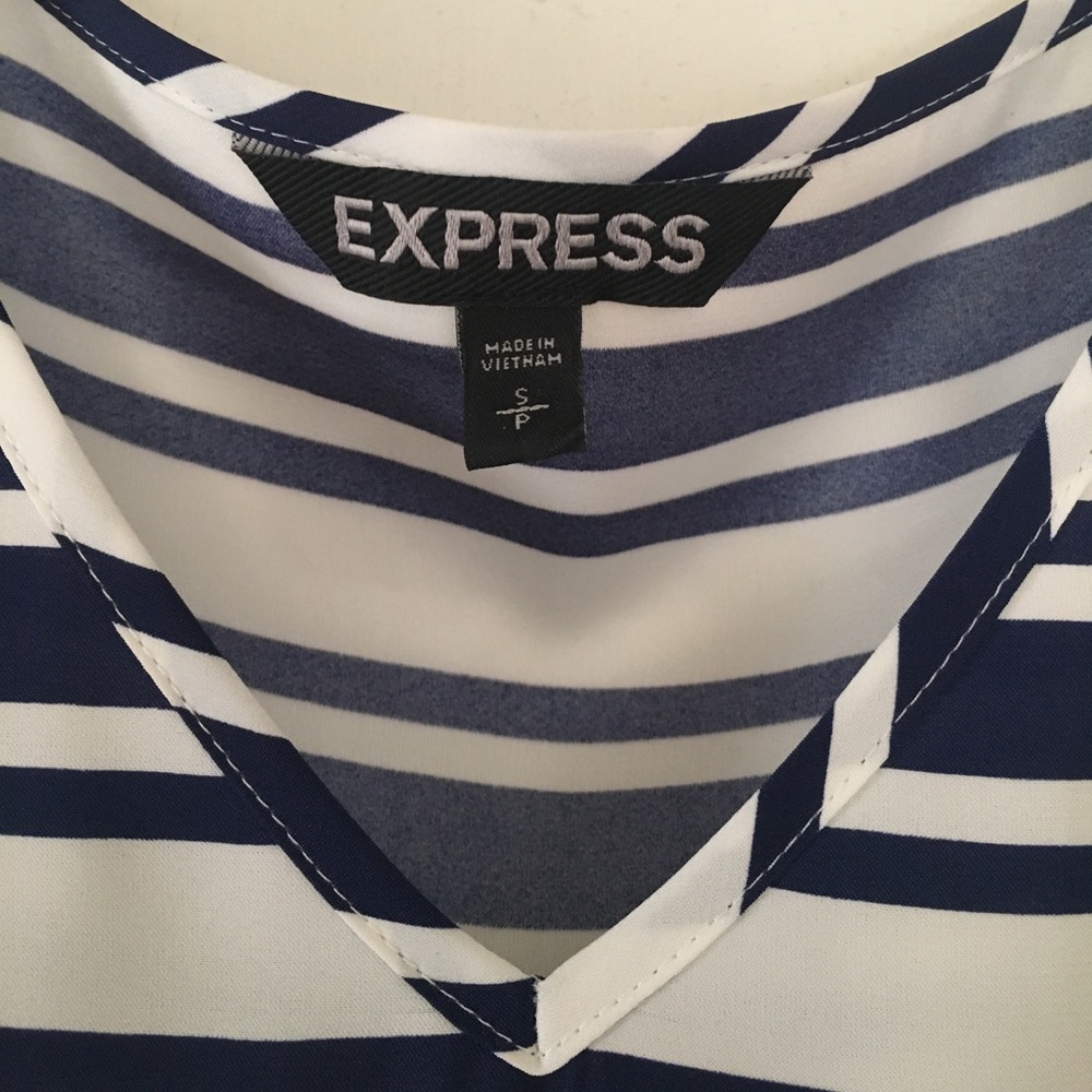 Express Blouse - Picture 2 of 2