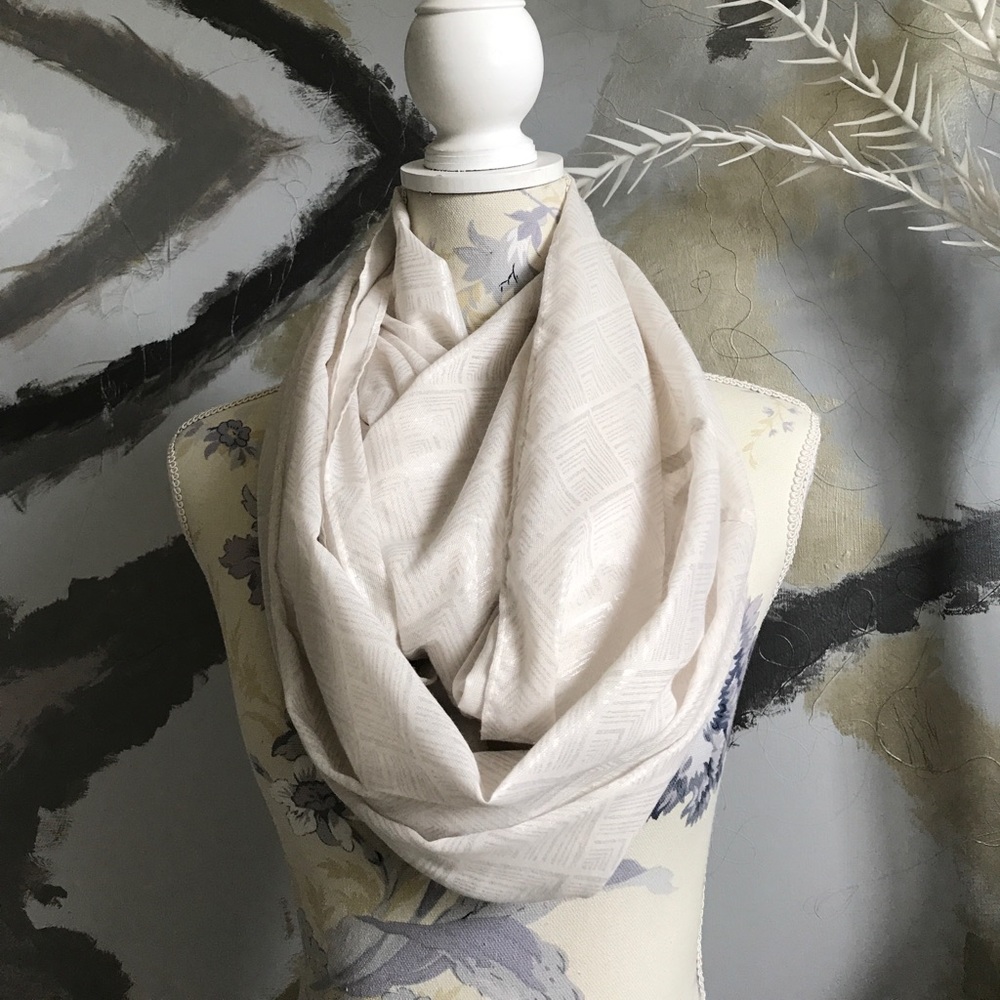 Abercrombie & Fitch Metallic Infinity Scarf