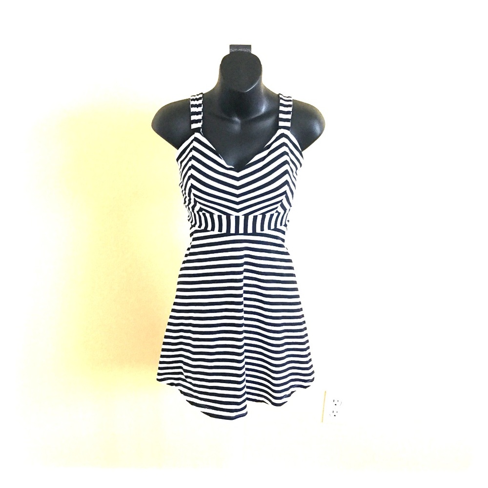 Love this dress🖤 Black & White Striped.