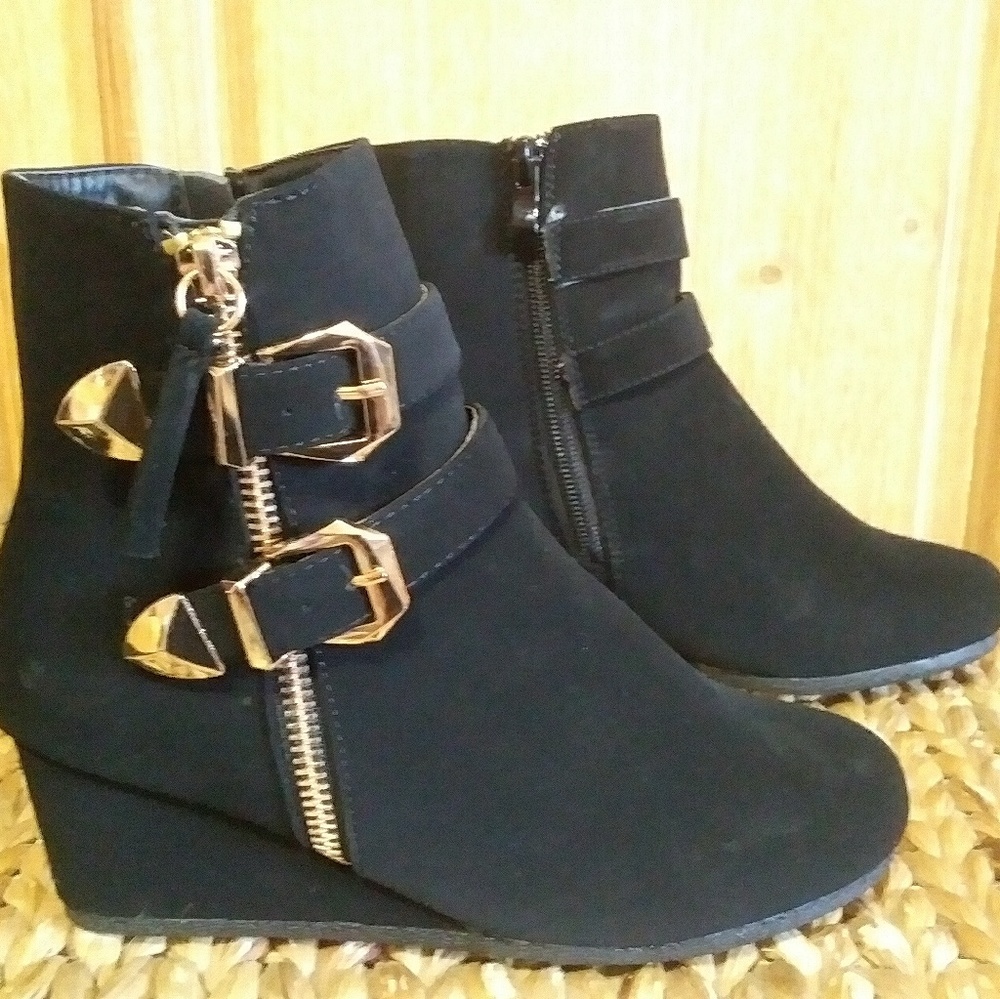 Link Peggy 90kf Goldtone Buckle Ankle Boots Wedge