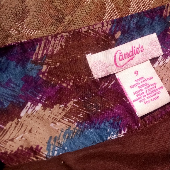 Candie's Feather Pattern Ruffle Mini Skirt - Picture 3 of 5