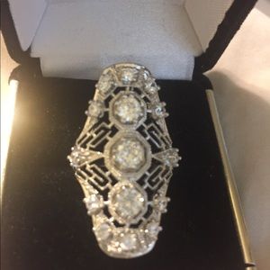 Beautiful brand new silver vintage ring