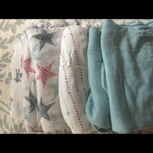 Swaddling blankets