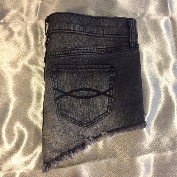 CCO Abercrombie & Fitch Festival Shortie Frayed - Picture 5 of 6