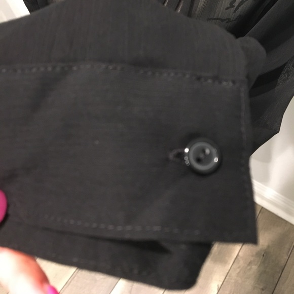 🖤SOLD💕Wet seal brand EUC sheer black button - Picture 4 of 4