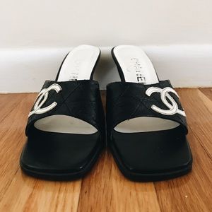 ⬇️⬇️Price Reduce!⬇️⬇️👡Vintage Chanel Sandal Heels