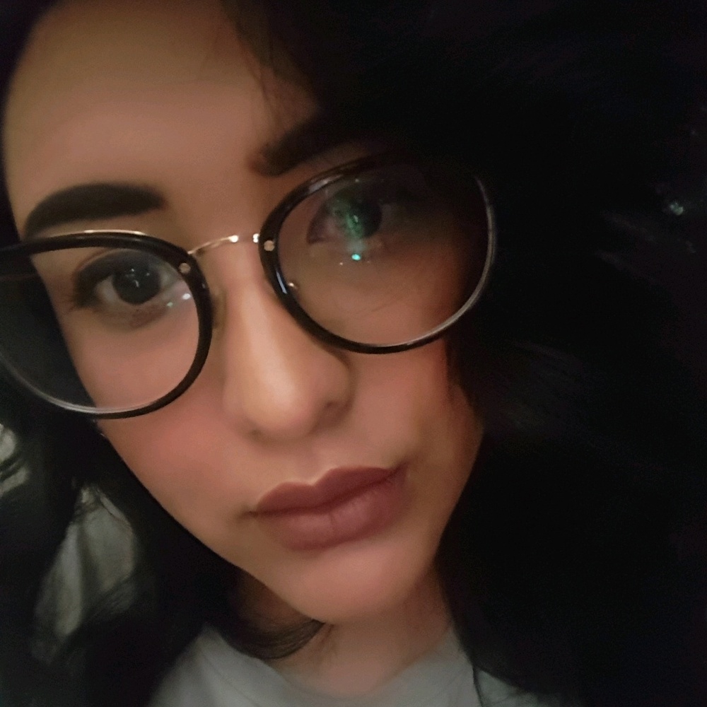 Meet your Posher, Angie