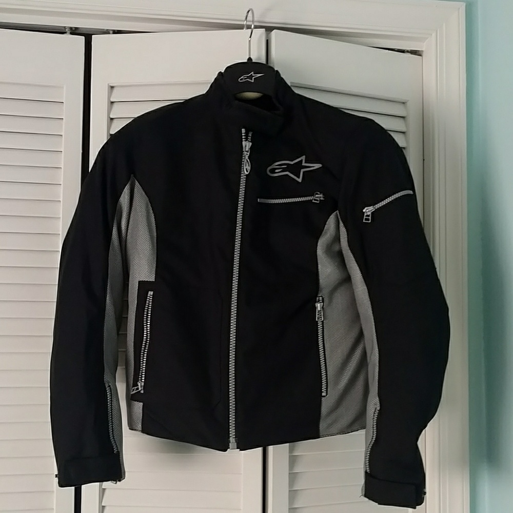 Motorcycle jacket