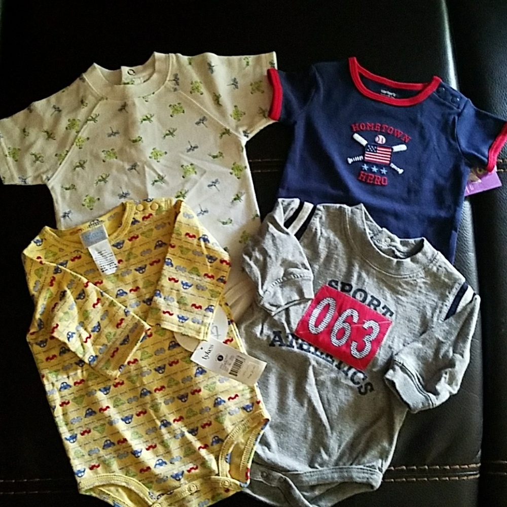 BNWT boys onesie set