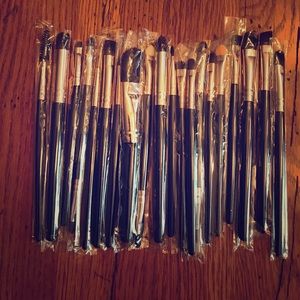 20 piece makeup brush set
