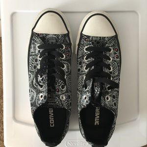 Skull Converse