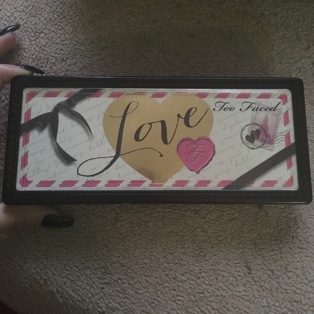 too faced love collection palette